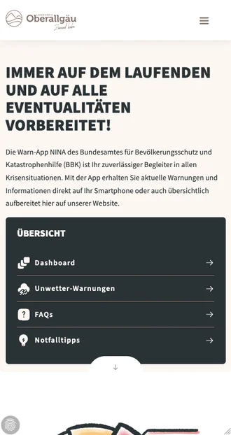 Mobile Ansicht der Website des Landkreises Oberallgäu mit Informationen zur Warn-App NINA, inkl. Übersicht zu Dashboard, Unwetter-Warnungen, FAQs und Notfalltipps zur Krisenvorsorge.