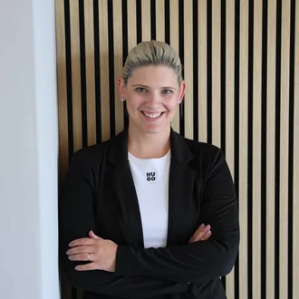 Portraitfoto Teresa Schmid, Member of Management Board von Denkströme